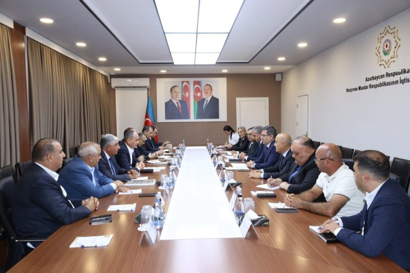 Naxçıvanda quşçuluq sənayesinin inkişafı müzakirə olunub -