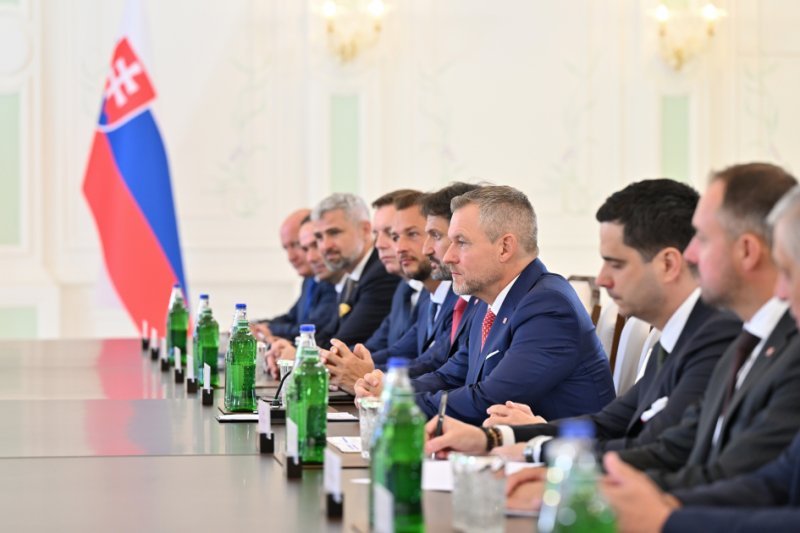 Peter Pelleqrini: Ağdamda məktəb Slovakiya Milli Qəhrəmanının adını daşıyacaq