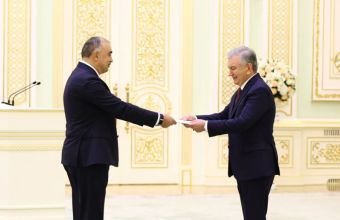 Rəşad Məmmədov etimadnaməsini Şavkat Mirziyoyevə təqdim edib
