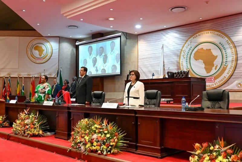 Sahibə Qafarova Milli və Regional Parlamentlərin Sədrlərinin Konfransında iştirak edib