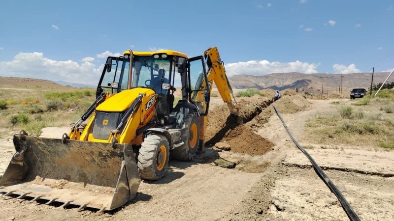 Sirab kəndində artezian su xəttinin yenilənməsi işləri aparılır -