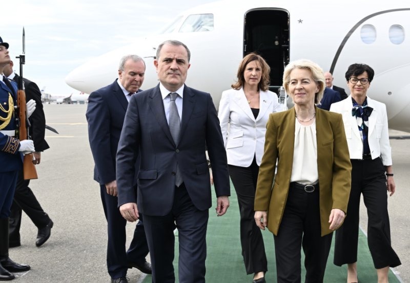 Ursula Fon der Lyayen Azərbaycana səfərə gəlib