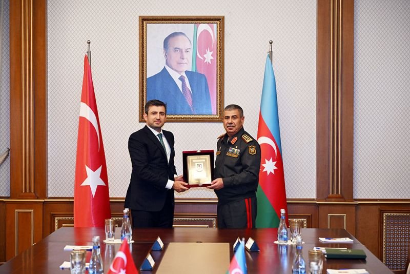 Zakir Həsənov Selçuk Bayraktarı qəbul edib -