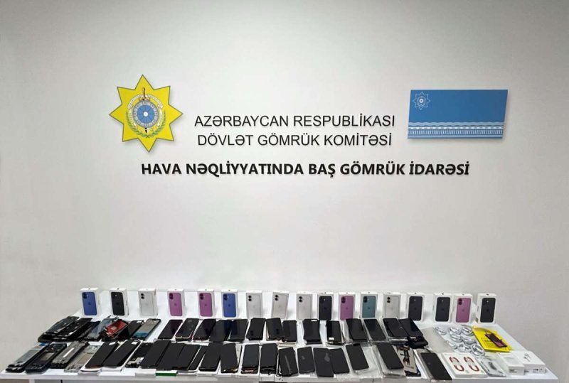 Azərbaycan gömrükçüləri 17 ədəd mobil telefon aşkar edib