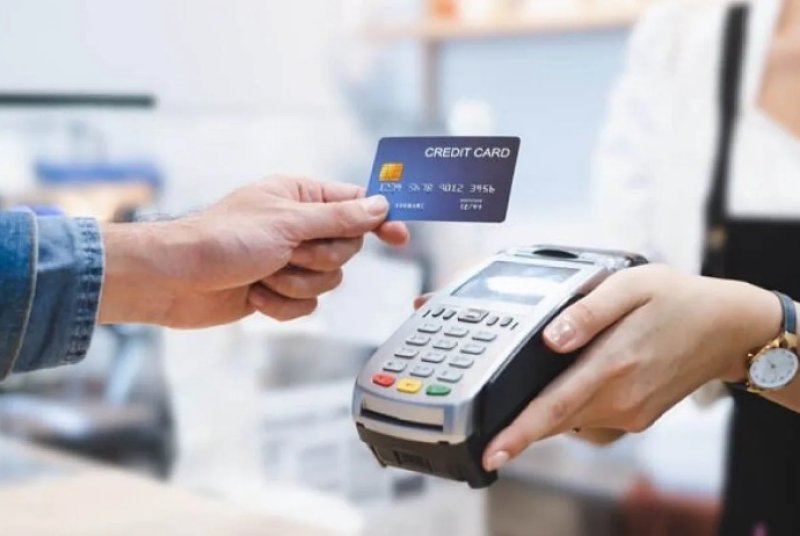 Azərbaycanda nağdsız ödənişlər il ərzində 14 % artıb
