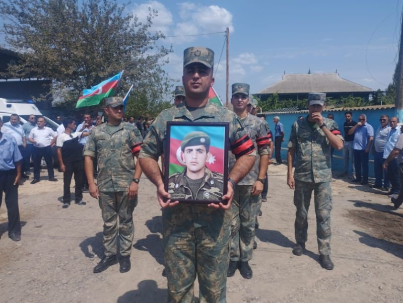 Birinci Qarabağ müharibəsinin itkin şəhidi Sərdar İsmayılov Neftçalada torpağa tapşırılıb