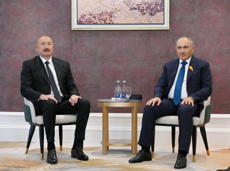 Bişkekdə İlham Əliyevlə Nikol Paşinyan arasında görüş keçirilib -