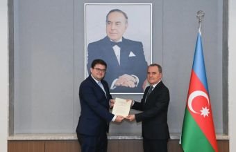 Ceyhun Bayramov Etienn Berxtoldu qəbul edib