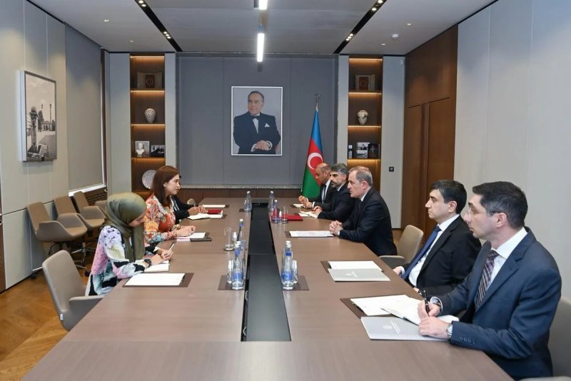 Ceyhun Bayramov Malayziyanın yeni səfiri ilə görüşüb