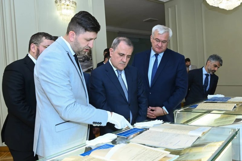 Ceyhun Bayramov Ukrayna XİN-də arxiv sənədlərlə tanış olub