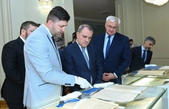 Ceyhun Bayramov Ukrayna XİN-də arxiv sənədlərlə tanış olub