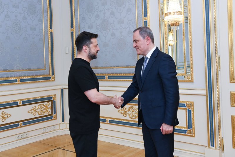 Ceyhun Bayramov Volodimir Zelenski ilə görüşüb