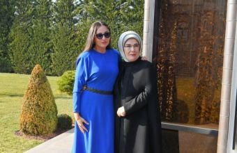 Əminə Ərdoğan Mehriban Əliyevanı təbrik edib