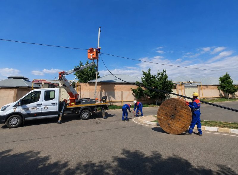 Hacıvar kəndində elektrik xətlərinin yenilənməsi işləri aparılır