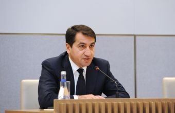 Hikmət Hacıyev Azərbaycan heyətinin Bişkekdəki qürurlu keçidini paylaşdı
