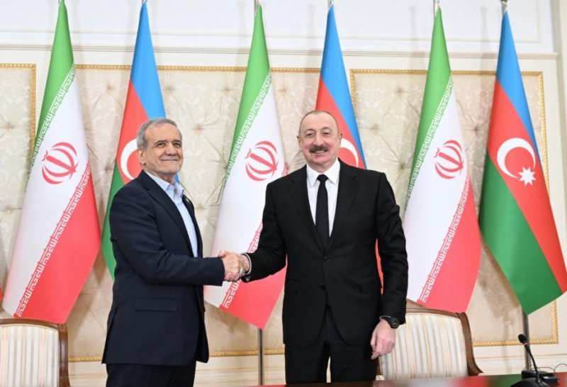 İlham Əliyev Məsud Pezeşkiana təşəkkür edib