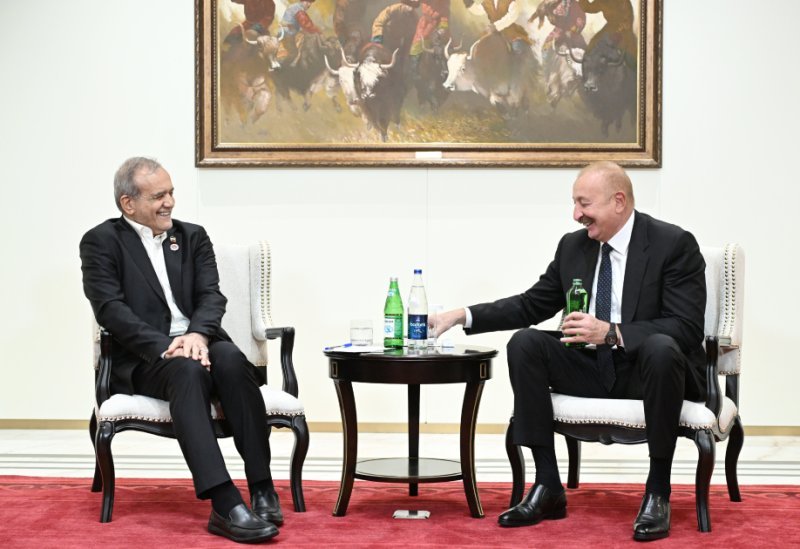 İlham Əliyev Məsud Pezeşkianı "İstisu"ya qonaq edib