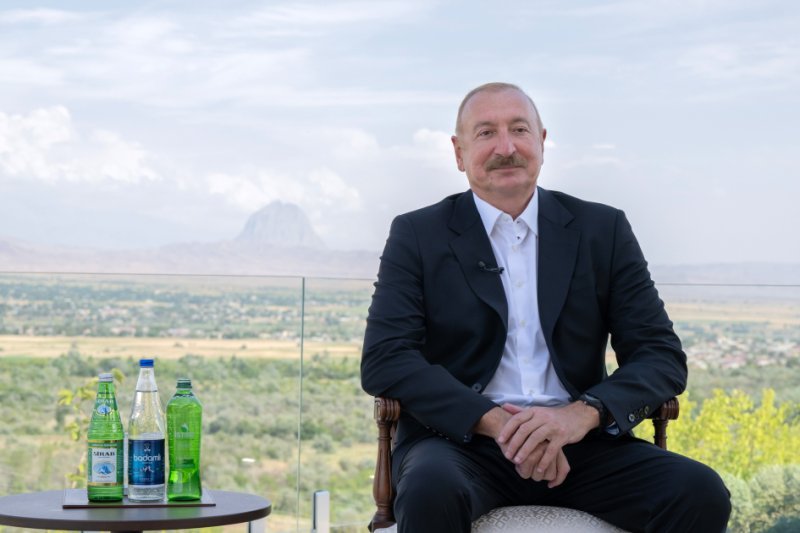 İlham Əliyev: Naxçıvan Azərbaycan xalqına dahi şəxsiyyət Heydər Əliyev kimi Ulu Öndər bəxş edib