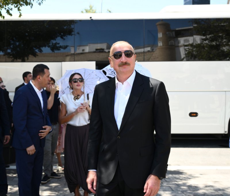 İlham Əliyev və Mehriban Əliyeva Buxara şəhərində "Ark" qalası ilə tanış olublar -