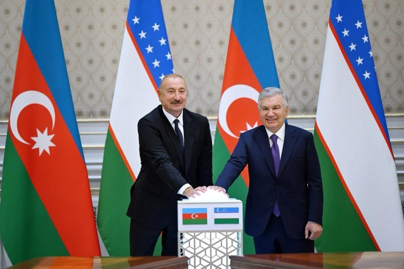 İlham Əliyev və Şavkat Mirziyoyev birgə layihələrin icrasına start veriblər