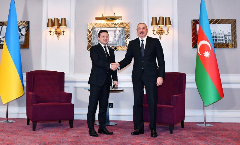 İlham Əliyev Zelenskini təbrik etdi