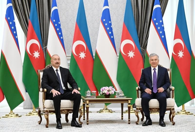 İlham Əliyevin Özbəkistan Prezidenti ilə təkbətək görüşü olub -