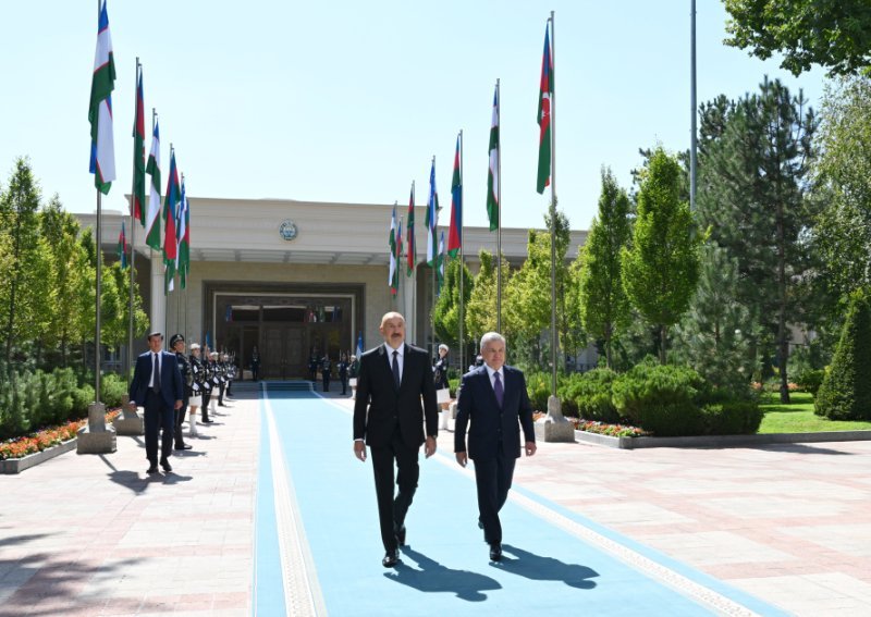 İlham Əliyevin rəsmi qarşılanma mərasimi olub -