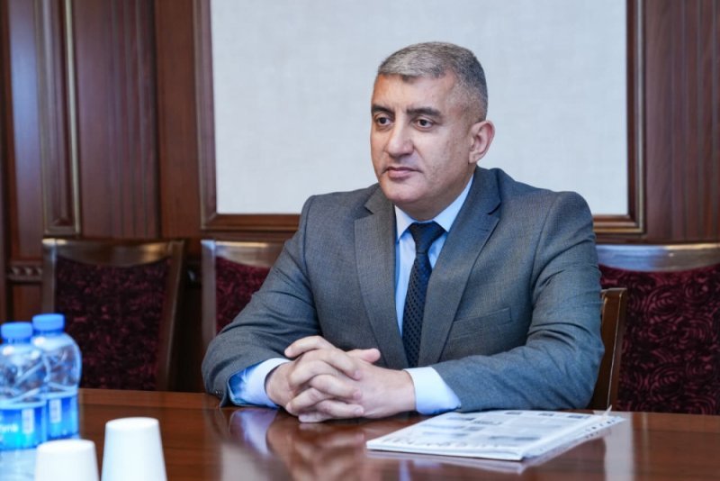 İntellektli və axmaq zarafat: Gülüşün siyasi və mədəni sərhədləri