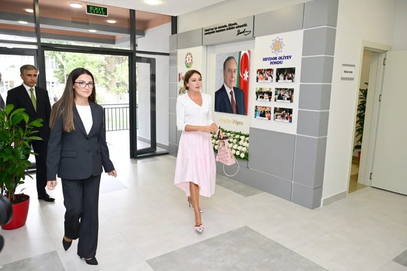 Mehriban Əliyeva Bakıda yeni körpələr evi-uşaq bağçasının açılışında iştirak edib