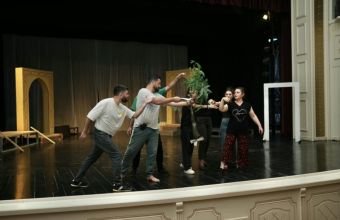 Naxçıvan Dövlət Milli Dram Teatrında "Pəri Cadu" tamaşasının məşqləri davam edir -