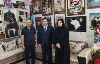 Naxçıvan Şəhər İcra Hakimiyyətinin başçısı şəhid ailələrini ziyarət edib