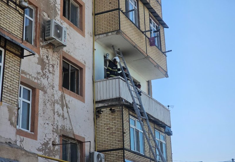 Naxçıvanda beşmərtəbəli binada yanğın olub