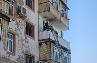 Naxçıvanda beşmərtəbəli binada yanğın olub