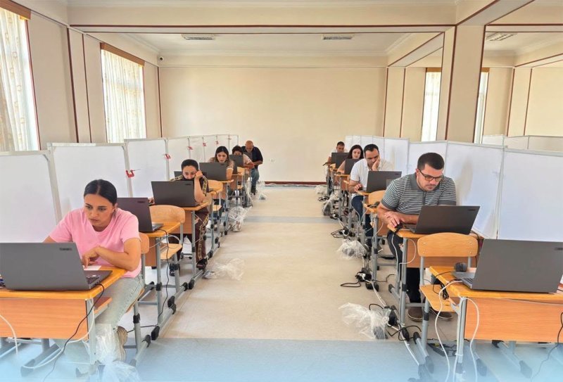 Naxçıvanda peşə təhsili müəssisələrinə işə qəbul üzrə test imtahanı keçirilib -