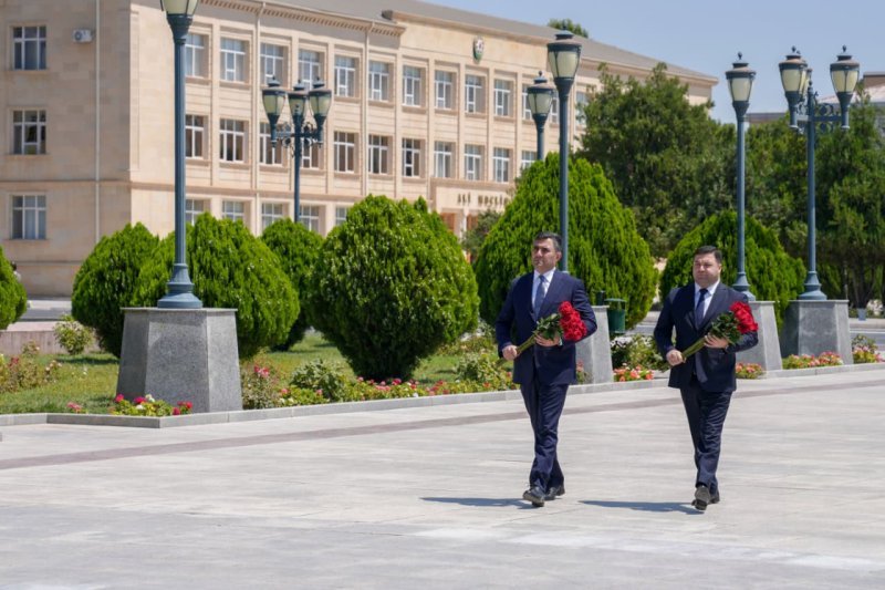 Naxçıvanda yeni təyin olunan icra başçıları kollektivlərə təqdim olunub -