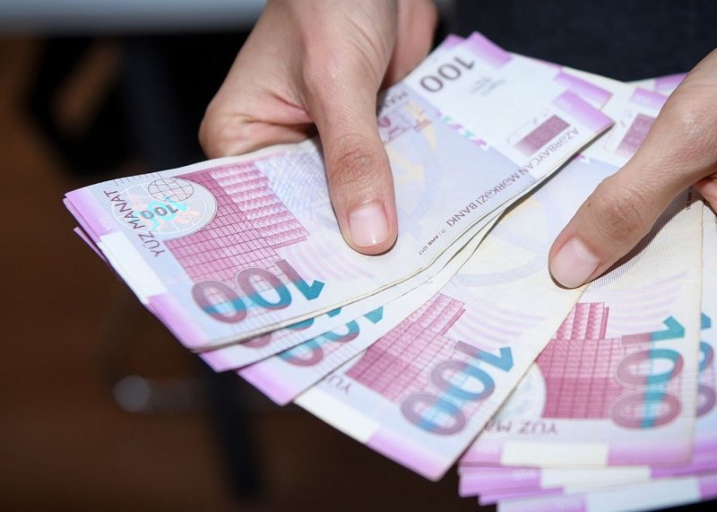 Nazirliklər işçi axtarır: Dörd min manata yaxın maaş