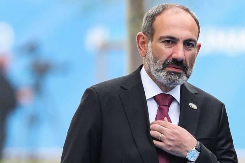 Paşinyan: Ermənistan ötən il avqustun 8-nə qədər dalanda idi