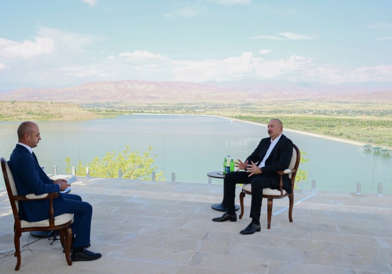 Prezident Naxçıvanda iş yerlərinin yaradılması ilə bağlı danışıb