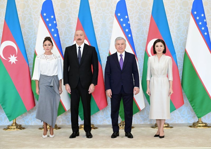 Prezidentlər və xanımları “Kuksaroy” Dövlət İqamətgahında birgə foto çəkdirdilər