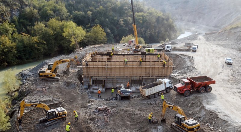 Ağdərədə yeni su elektrik stansiyaları və rəqəmsal enerji infrastrukturu qurulur -