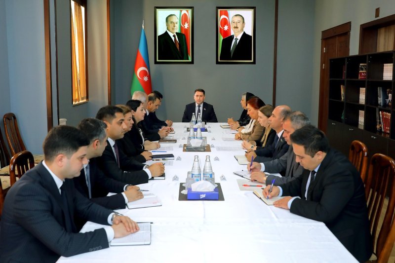 Ali Məclisin Humanitar siyasət komitəsinin iclası keçirilib -
