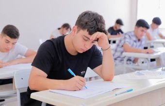 Ali məktəblərin boş qalan plan yerlərinə və kolleclərə qəbul üçün ixtisas seçimi davam edir