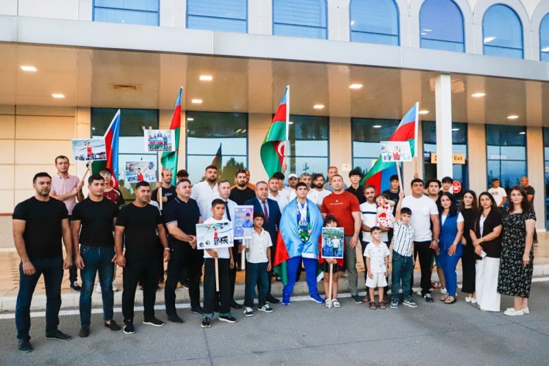 Avropa birinciliyinin mükafatçısı Fəxrəddin Allahverdiyev Naxçıvanda qarşılanıb