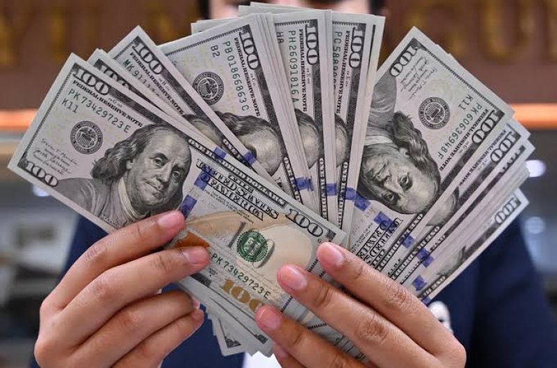 Azərbaycanın xarici dövlət borcu 8 %-ə yaxın azalıb