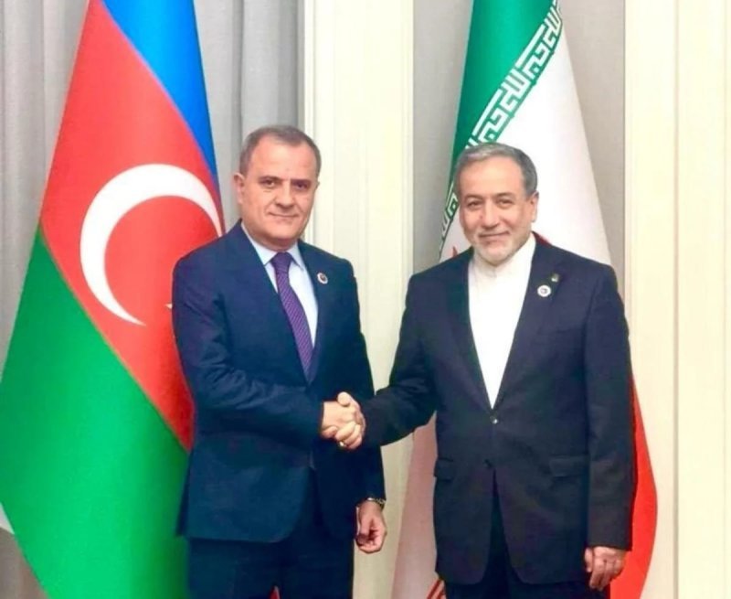 Ceyhun Bayramov Abbas Əraqçi ilə görüşüb