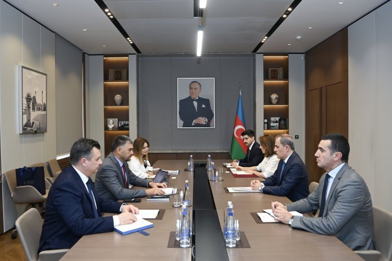 Ceyhun Bayramov Casurbek Çoriyevi qəbul edib