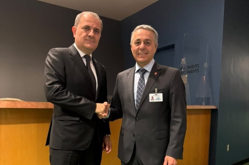 Ceyhun Bayramov İqnasio Kassislə görüşüb