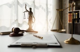 Cəza çəkməkdən azad edilmiş şəxslərə hansı yardımlar göstərilir? -