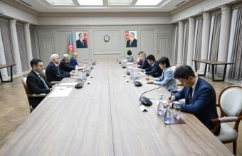 Əli Əsədov Çin Kommunist Partiyası Mərkəzi Komitəsinin üzvü ilə görüşüb