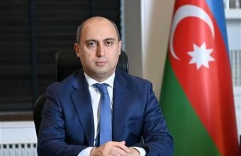 Emin Əmrullayev təhsilalanları, müəllimləri Bilik Günü münasibətilə təbrik edib